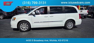 Used 2014 Chrysler Town & Country Touring image 1