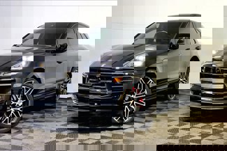 Certified 2024 Porsche Macan S image 1
