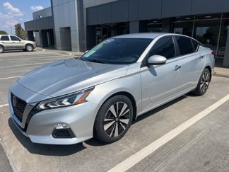 Used 2022 Nissan Altima 2.5 SV video 1