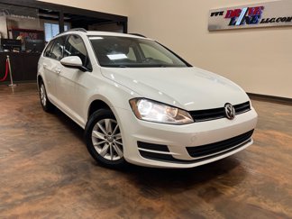 Used 2015 Volkswagen Golf S image 1