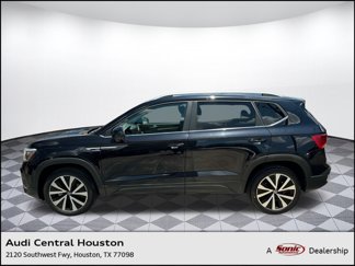 Used 2023 Volkswagen Taos SE image 1