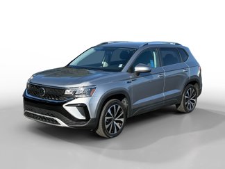 Used 2022 Volkswagen Taos SE image 1