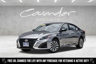 Used 2024 Nissan Altima 2.5 SV image 1
