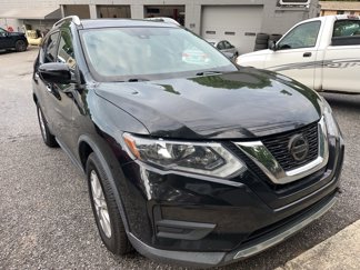 Used 2020 Nissan Rogue SV image 1