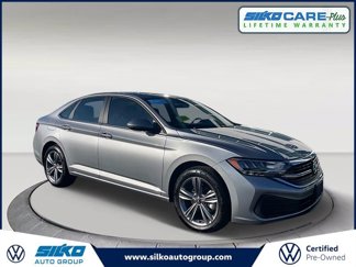 Certified 2024 Volkswagen Jetta SE image 1