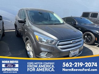 Used 2019 Ford Escape SE image 1