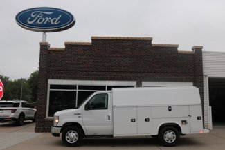 Used 2016 Ford E-350 and Econoline 350 Super Duty w/ Power Windows & Locks Group image 1