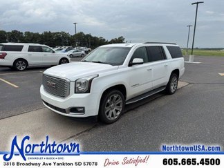 Used 2017 GMC Yukon XL SLT image 1