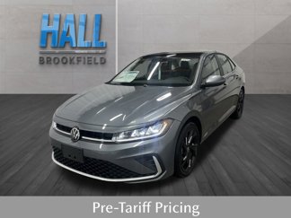 New 2025 Volkswagen Jetta SE image 1