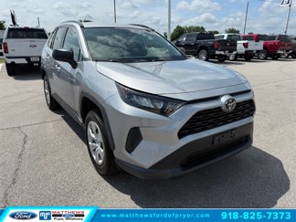 Used 2021 Toyota RAV4 LE image 1