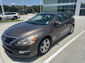 Used 2015 Nissan Altima 2.5 SV image 1
