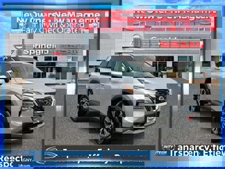 Used 2021 Nissan Rogue SV image 1