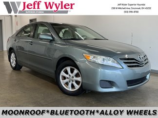 Used 2011 Toyota Camry LE image 1