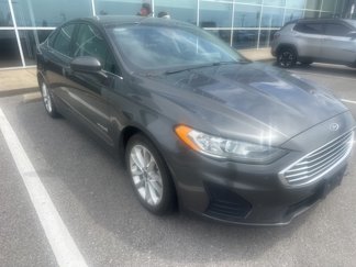 Used 2019 Ford Fusion SE image 1