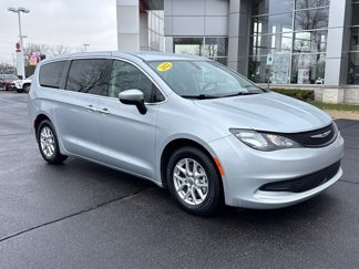 Used 2022 Chrysler Voyager LX image 1