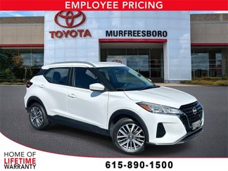 Used 2024 Nissan Kicks SV image 1