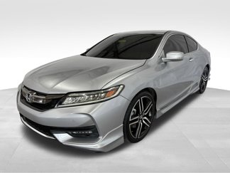 Used 2017 Honda Accord Touring image 1
