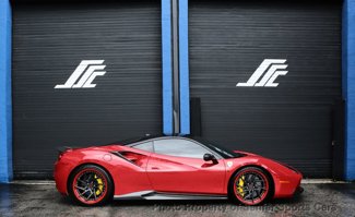 Used 2018 Ferrari 488 GTB image 1