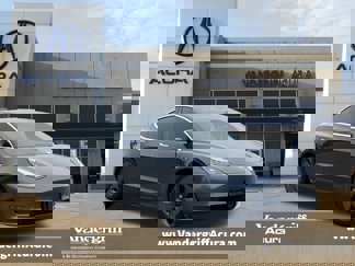 Used 2019 Tesla Model 3 Standard Range image 1