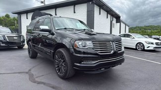 Used 2017 Lincoln Navigator Select image 1