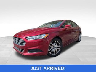 Used 2016 Ford Fusion SE image 1