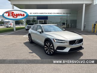 Used 2020 Volvo V60 T5 Cross Country image 1