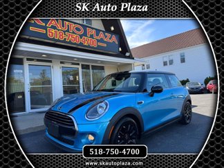 Used 2019 MINI Cooper 2-Door Hardtop w/ Signature Upholstery Package image 1