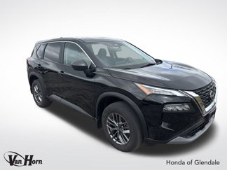 Used 2023 Nissan Rogue S image 1