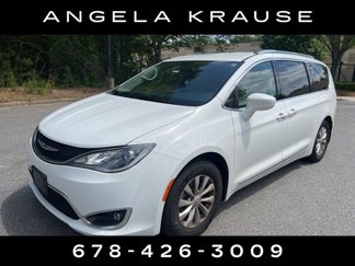 Used 2018 Chrysler Pacifica Touring-L image 1