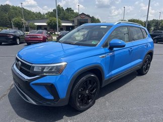 Used 2022 Volkswagen Taos SE w/ Panoramic Sunroof Package image 1