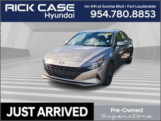 Used 2023 Hyundai Elantra SEL image 1