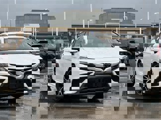 Used 2022 Toyota Camry SE image 1