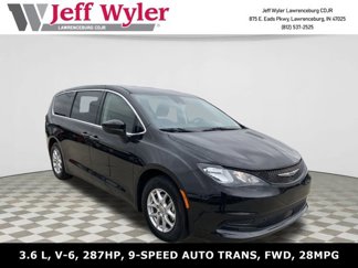 Used 2023 Chrysler Voyager LX image 1