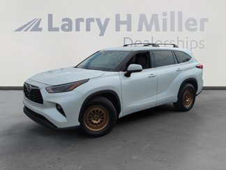 Used 2022 Toyota Highlander LE video 1