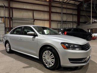 Used 2014 Volkswagen Passat 1.8T S image 1