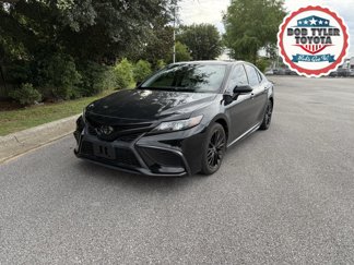 Used 2022 Toyota Camry SE w/ Convenience Package image 1