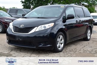 Used 2016 Toyota Sienna LE image 1
