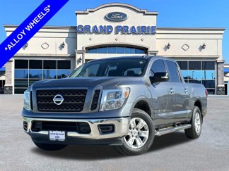 Used 2019 Nissan Titan SV image 1