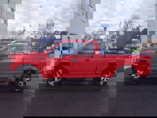 Used 2015 Ford F150 XLT image 1