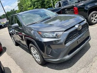 Used 2021 Toyota RAV4 LE image 1