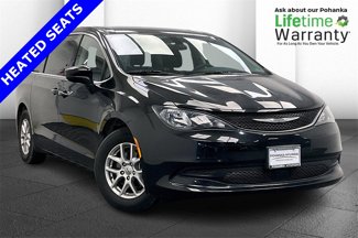 Used 2022 Chrysler Voyager LX image 1