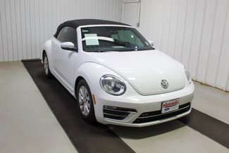 Used 2017 Volkswagen Beetle 1.8T S image 1