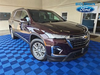 Used 2023 Chevrolet Traverse LT image 1