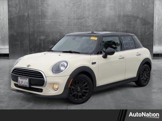 Used 2019 MINI Cooper 4-Door Hardtop w/ Signature Upholstery Package image 1