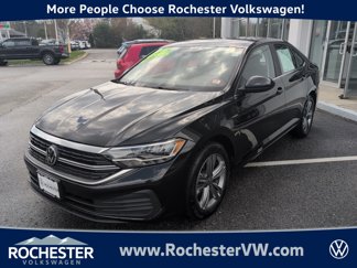 Used 2024 Volkswagen Jetta SE image 1