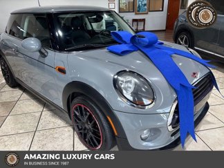 Used 2019 MINI Cooper 2-Door Hardtop image 1