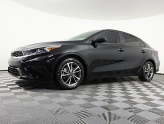 Used 2023 Kia Forte LXS image 1
