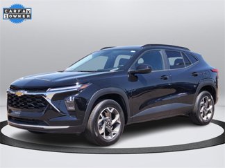 Used 2025 Chevrolet Trax LT image 1