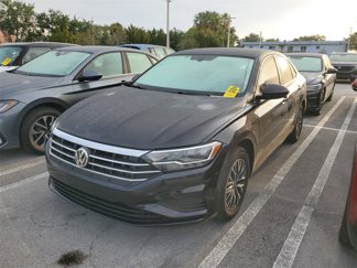Used 2021 Volkswagen Jetta SE w/ SE Cold Weather Package image 1