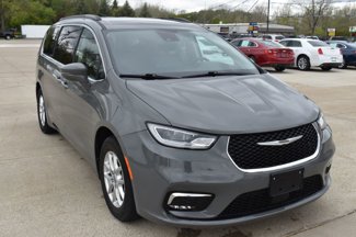 Used 2022 Chrysler Pacifica Touring-L image 1